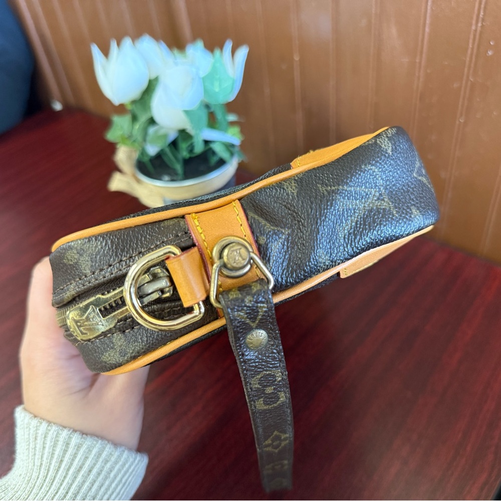 Louis Vuitton Marly Dragonne Clutch Wristlet (Crossbody) - Picture 8 of 16